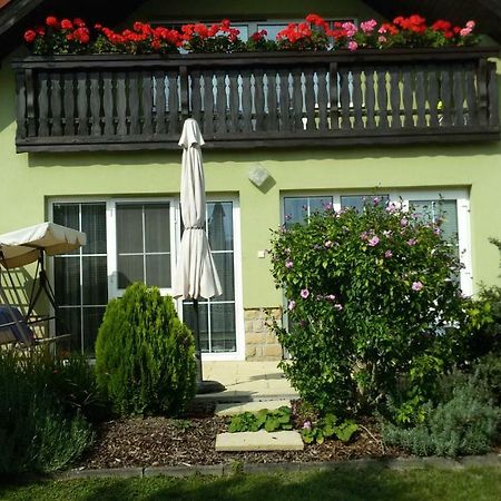 Apartment Amelie Roznov pod Radhostem Bagian luar foto