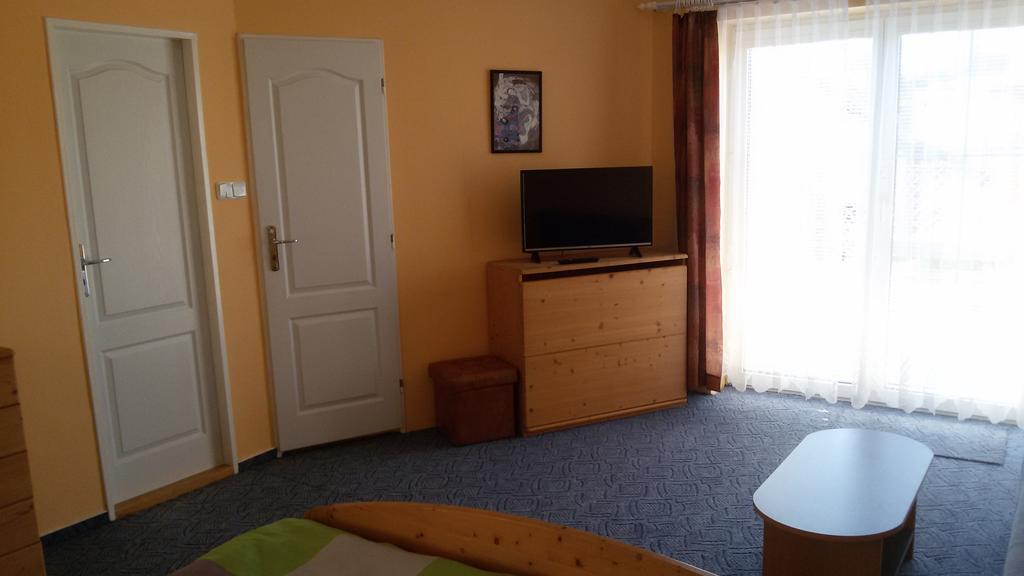 Apartment Amelie Roznov pod Radhostem Bagian luar foto