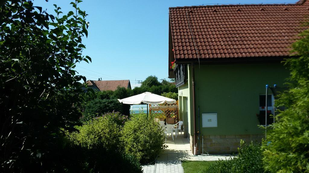 Apartment Amelie Roznov pod Radhostem Bagian luar foto